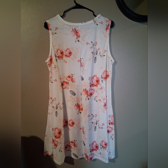 Floral Sleeveless Midi Dress - Picture 2 of 5